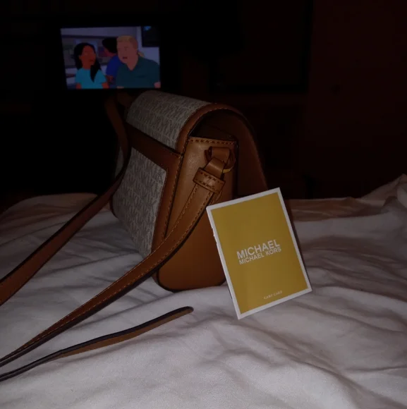 (Brand new)cream Michael kors satchel handbags